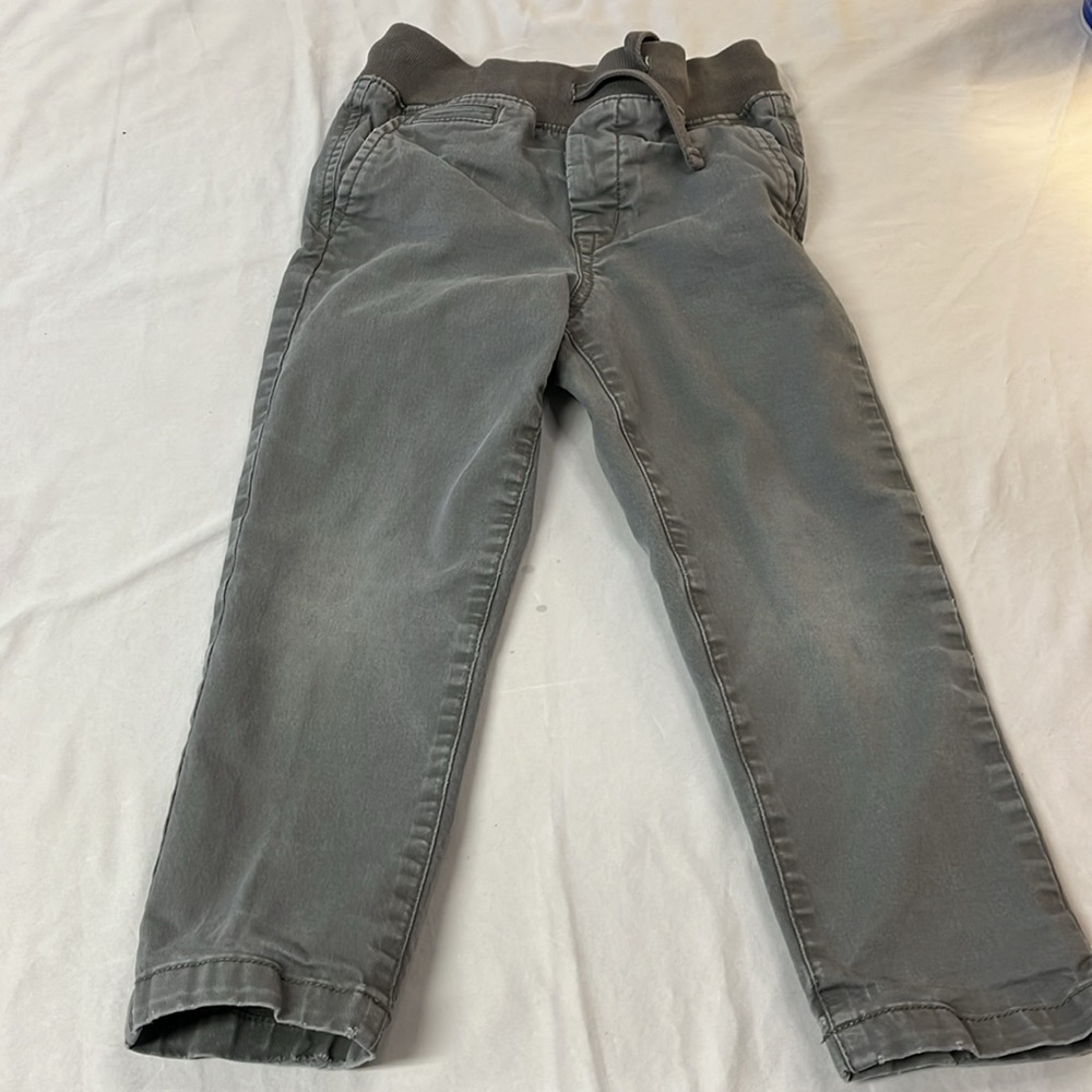 3T GAP pants